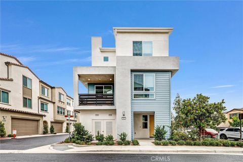 Photo of 302 Fawn St, Rancho Mission Viejo, CA 92694 (MLS # IV26110147)