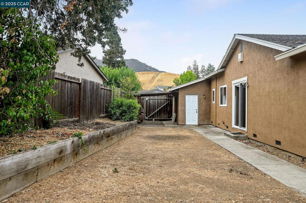 MITCHELL CANYON - Residential