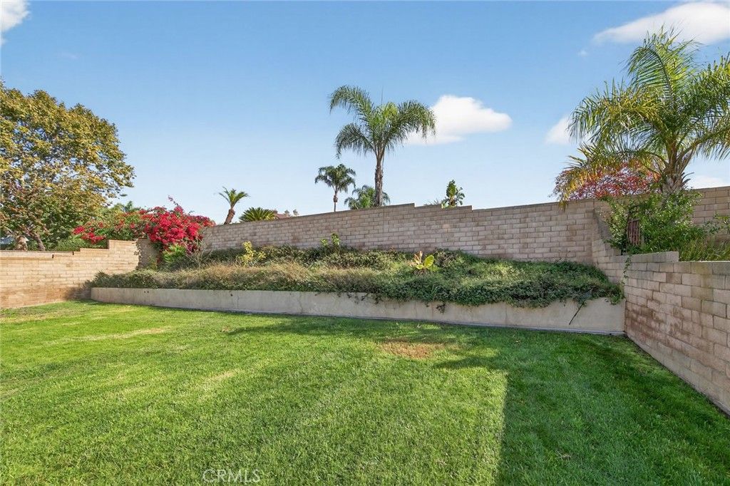 Photo of 4640 Via Frondosa, Yorba Linda, CA 92886 (MLS # AR25266111)