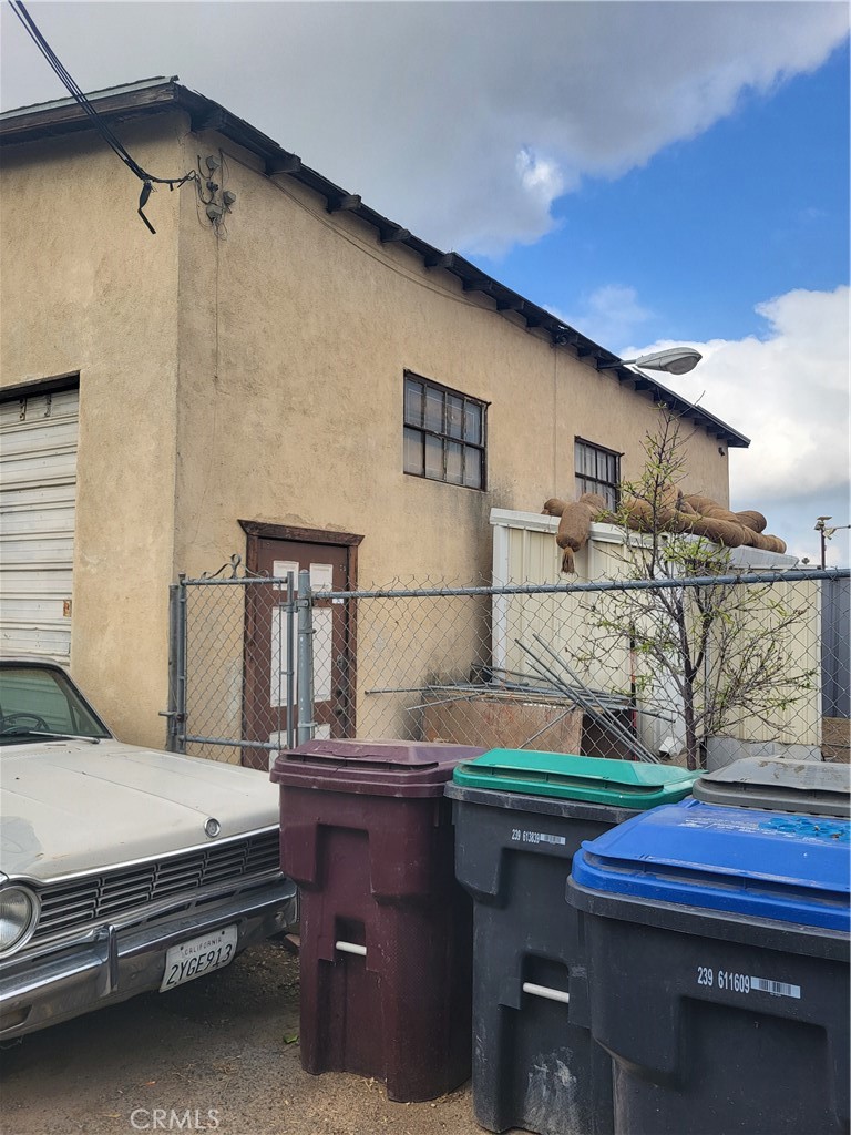 982 Center Street