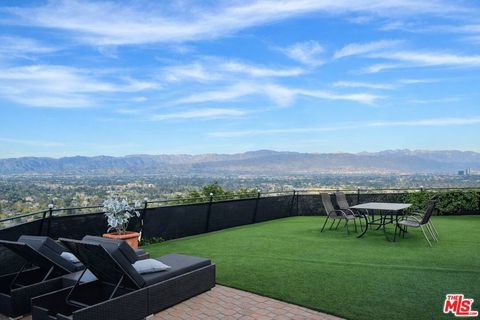 Photo of 3641 Sunswept Drive, Studio City, CA 91604 (MLS # 26650487)