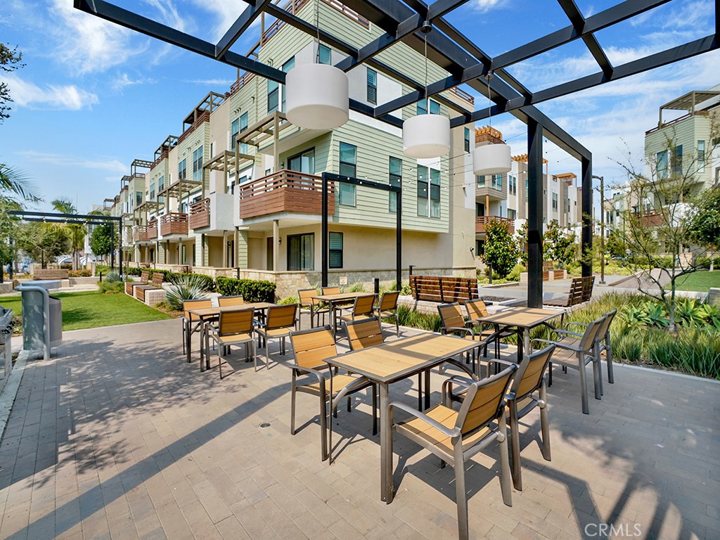 17 West - Residential