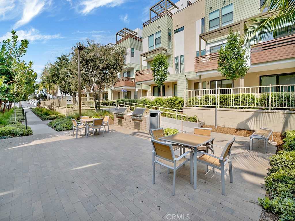 17 West - Residential