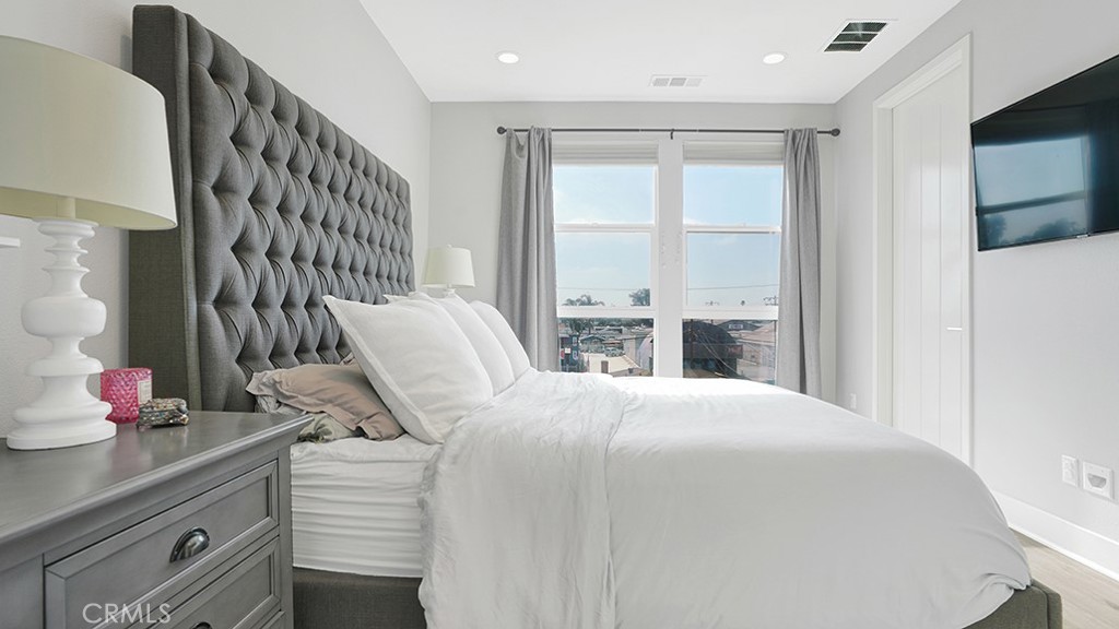 17 West - Residential