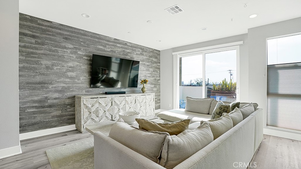 17 West - Residential