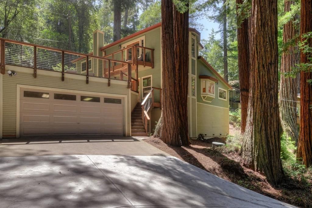 listing image 130722289117405840679