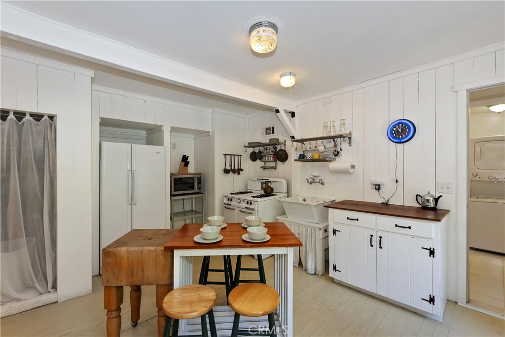 Blue Jay (BLUJ) - Residential