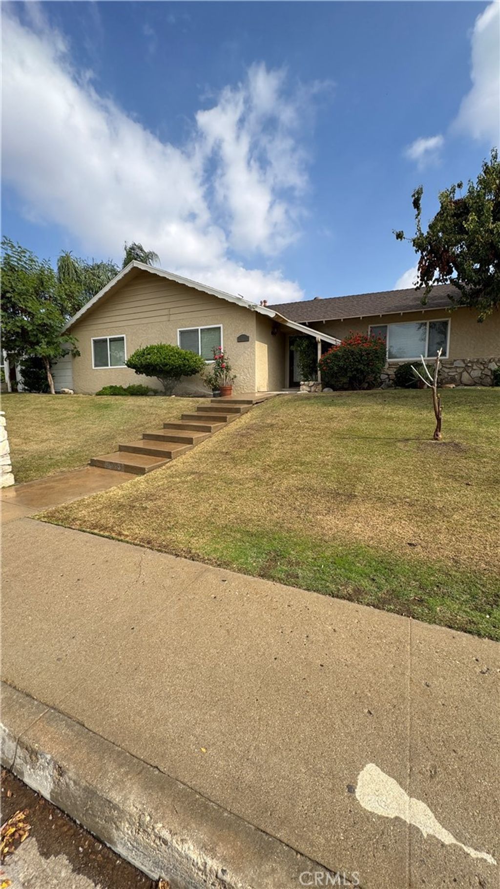 Photo of 3623 Redlands Dr, Bakersfield, CA 93306 (MLS # RS25247168)