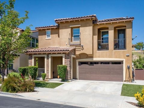 Photo of 27364 Ellery Place, Saugus, CA 91350 (MLS # SR26099340)