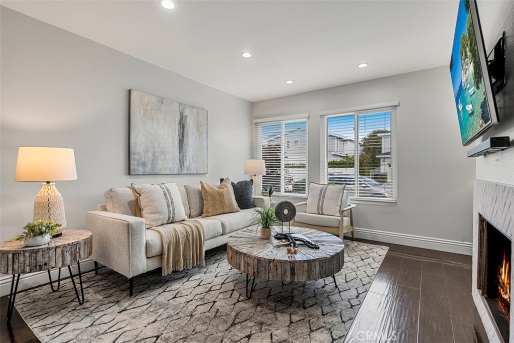 2243 Pacific Avenue A106