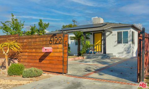 Photo of 6122 Satsuma Avenue, North Hollywood, CA 91606 (MLS # 26633443)