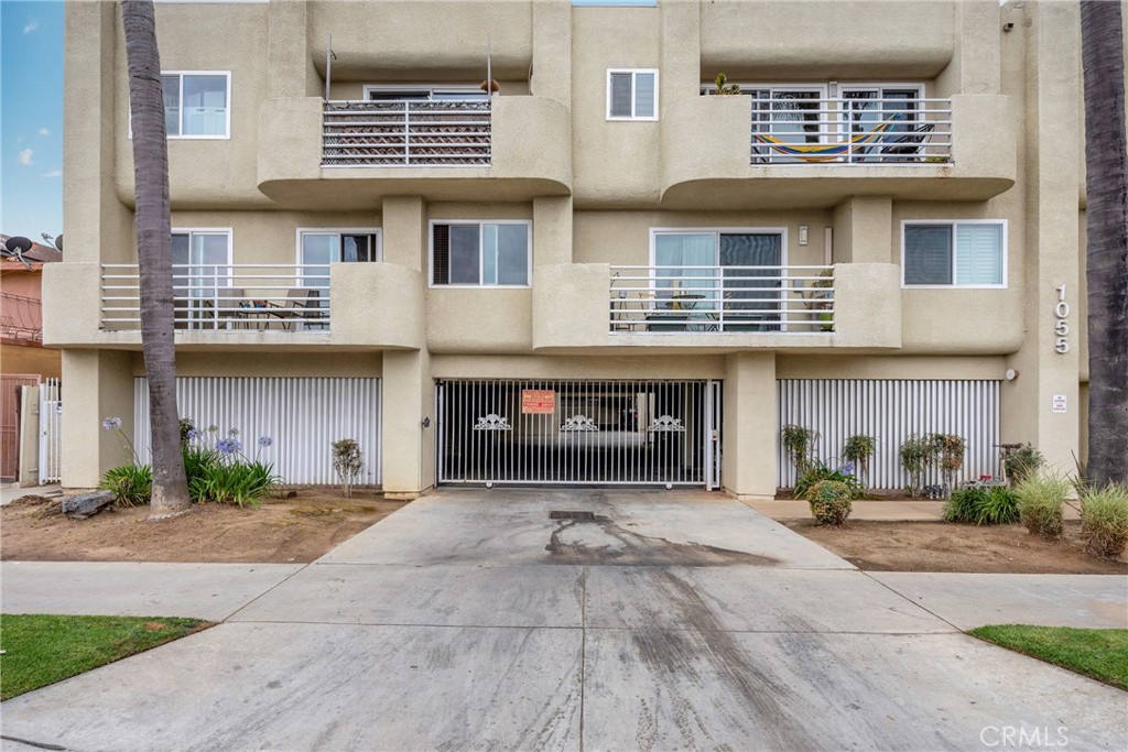 1055 Orizaba Avenue 3