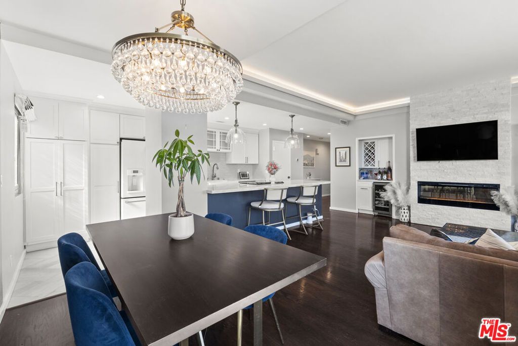 Photo of 7250 Franklin Avenue #616, Los Angeles, CA 90046 (MLS # 25615625)