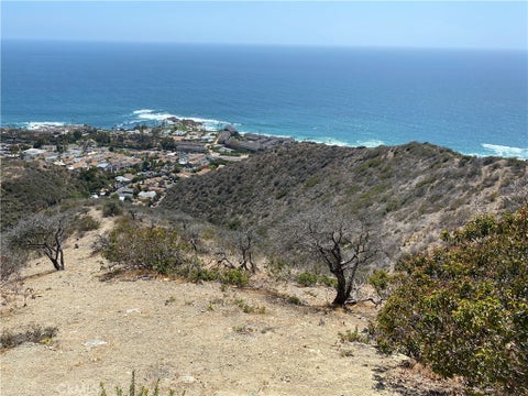 Photo of 65606261 Highland, Laguna Beach, CA 92651 (MLS # CV26143500)