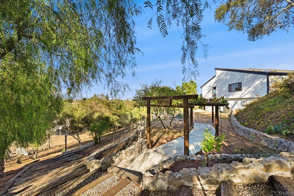 335 Morro Hills Road