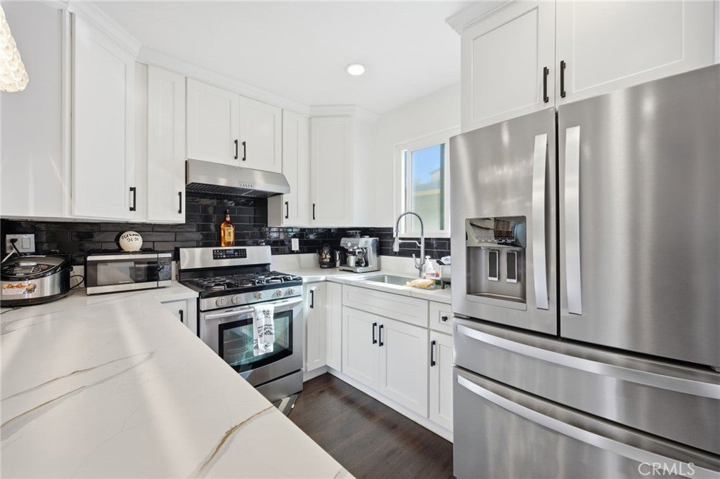 1926 W 18th Street