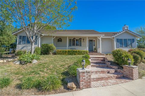 Photo of 11340 Morgan Rd, Agua Dulce, CA 91390 (MLS # SR26062696)