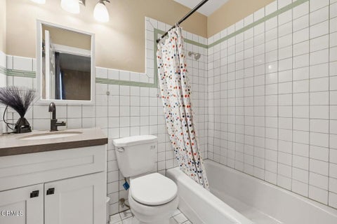 Tiny photo for 950 N 10th Street, Santa Paula, CA 93060 (MLS # V1-37958)
