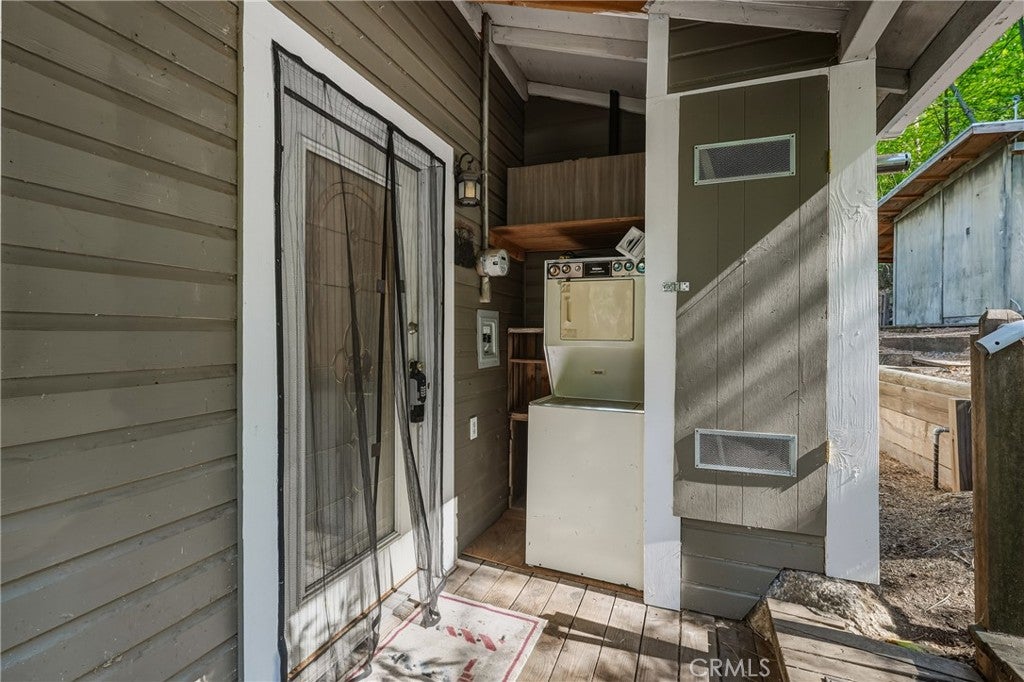 16179 Madrone