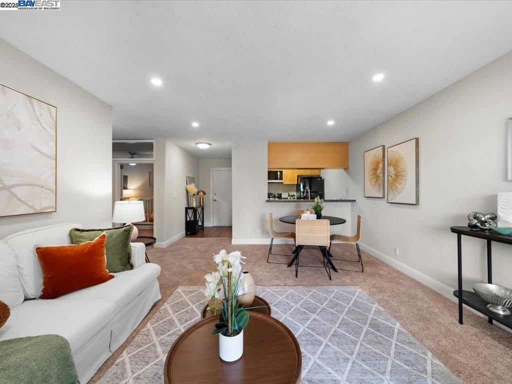 listing image 130727438341803087425