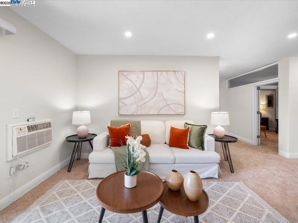 listing image 130726898084473916776