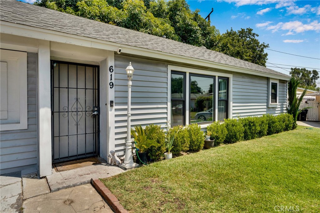 Charming 3-Bedroom Home in the Heart of Glendora!
Discover your perfect home in one of Glendora’s most desirable neighborhoods! This updated 3-bedroom, 1-bathroom gem boasts 1,325 sq ft of beautifully designed living space on a generous 7,287 sq ft lot. Nestled on a quiet, tree-lined cul-de-sac, this home offers both tranquility and convenience.
Key Features:
Spacious Floor Plan: 3 bedrooms, 1 bath with ample space to make your own.
Upgraded Throughout: Recessed lighting and stylish finishes bring modern charm to this classic home.
Large Backyard: Perfect for outdoor entertaining, gardening, or simply enjoying the peaceful surroundings.
Functional Living: Comfortable and open spaces with plenty of natural light throughout the home.
Convenient Location: Just minutes from Citrus College, Azusa Pacific University, and the iconic Route 66. Enjoy shopping, dining, and a movie theatre just around the corner on Foothill Blvd!
Whether you’re looking to grow your family or invest in a prime location, this home is an excellent opportunity in a vibrant and well-connected area.