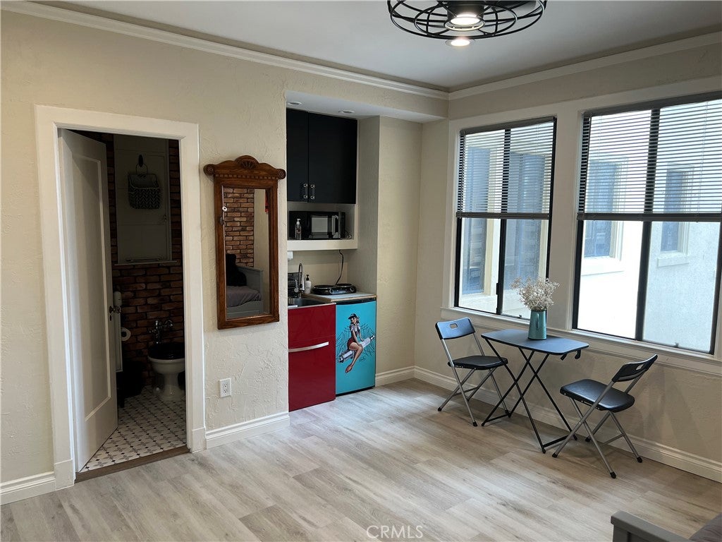 315 W 3rd ST