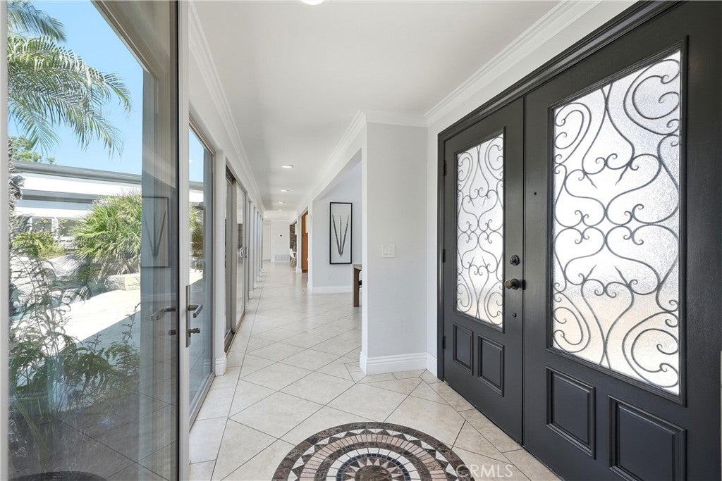 5565 Mountain View Place