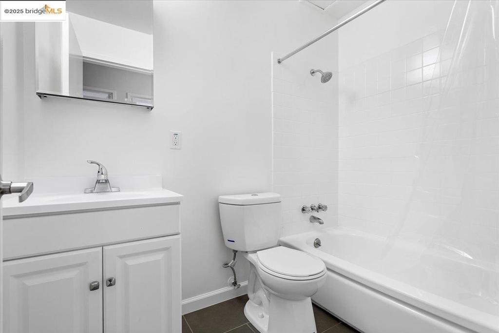 GRAND LAKE - Residential Income