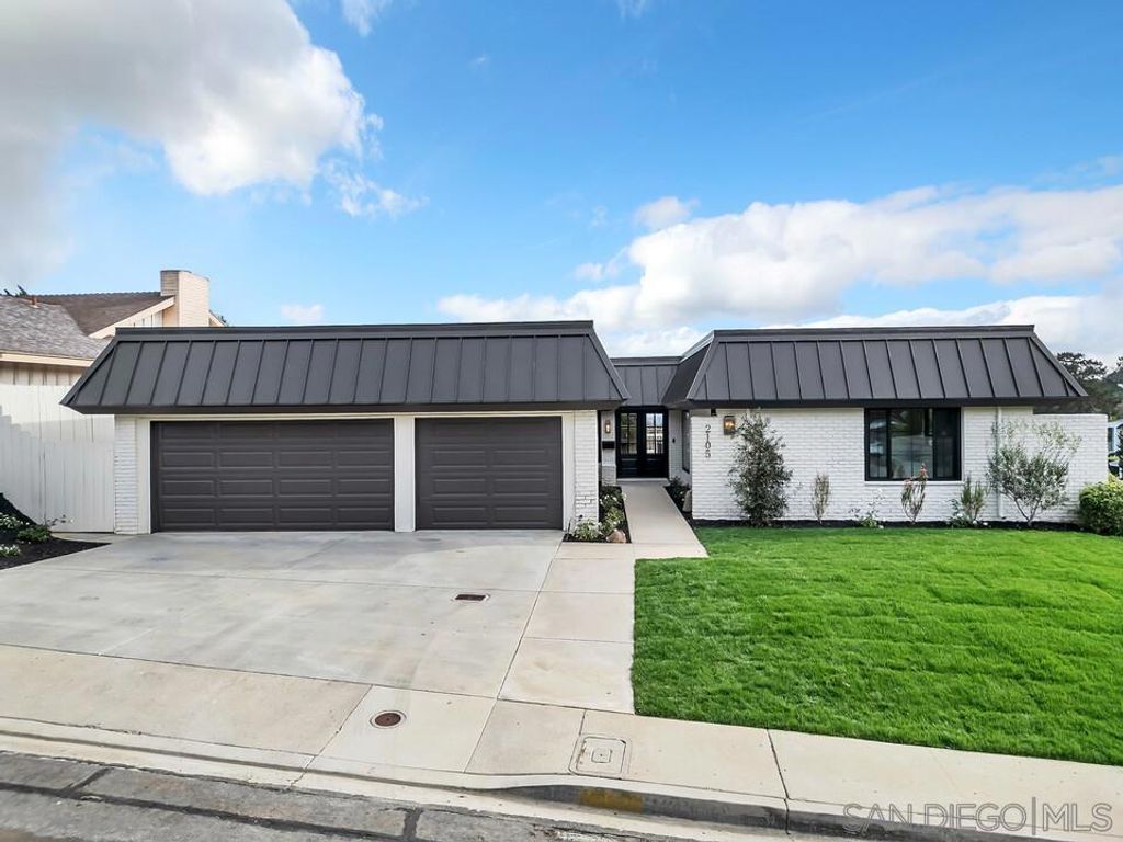 Photo of 2105 Harbour Heights Rd Rd, San Diego, CA 92109 (MLS # 260003314SD)