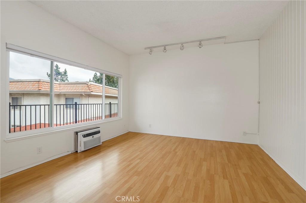 4525 Ramona Avenue 12