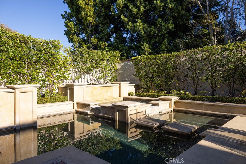 8 Gleneagles Drive