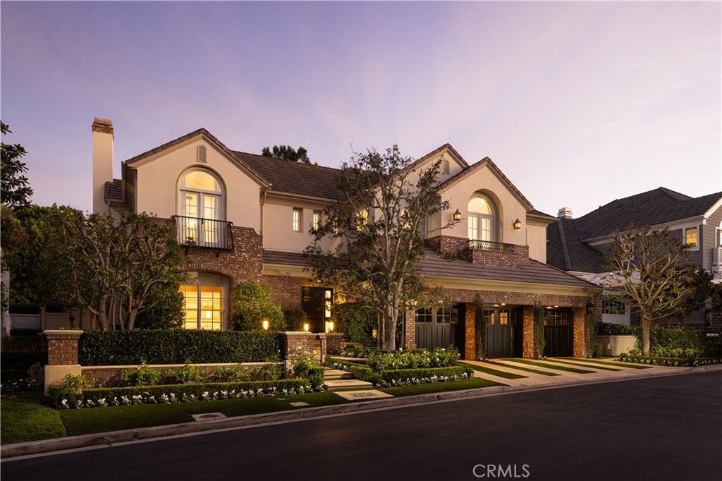 Photo of 8 Gleneagles Drive, Newport Beach, CA 92660 (MLS # OC25238497)