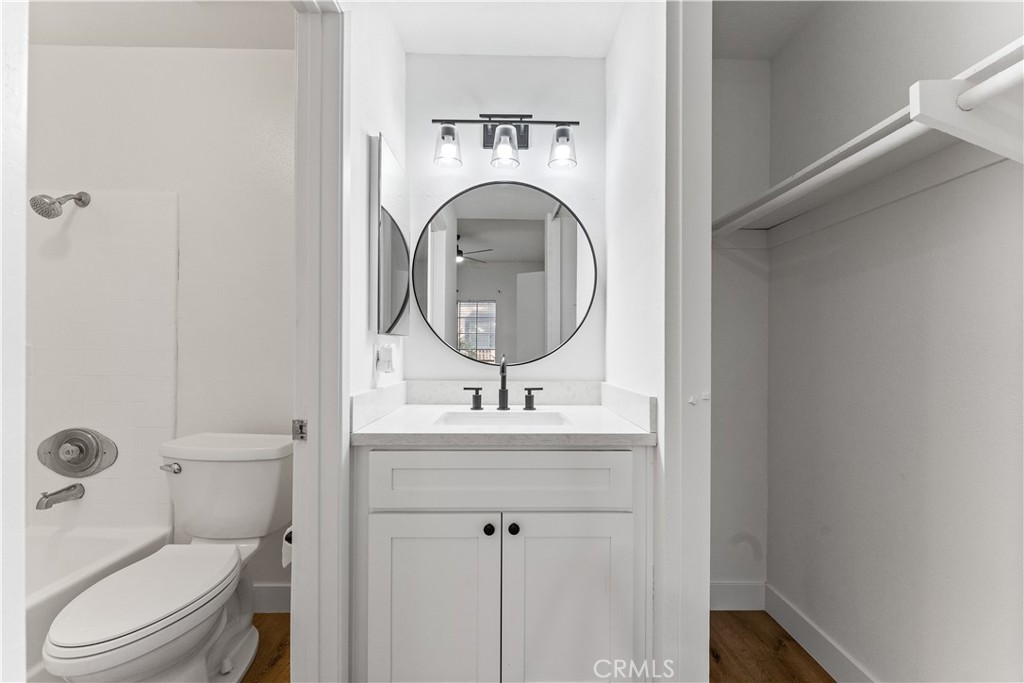 Las Flores (R2) (LF) - Residential Lease