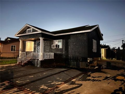 1420 E 77th Place Los Angeles CA 90001