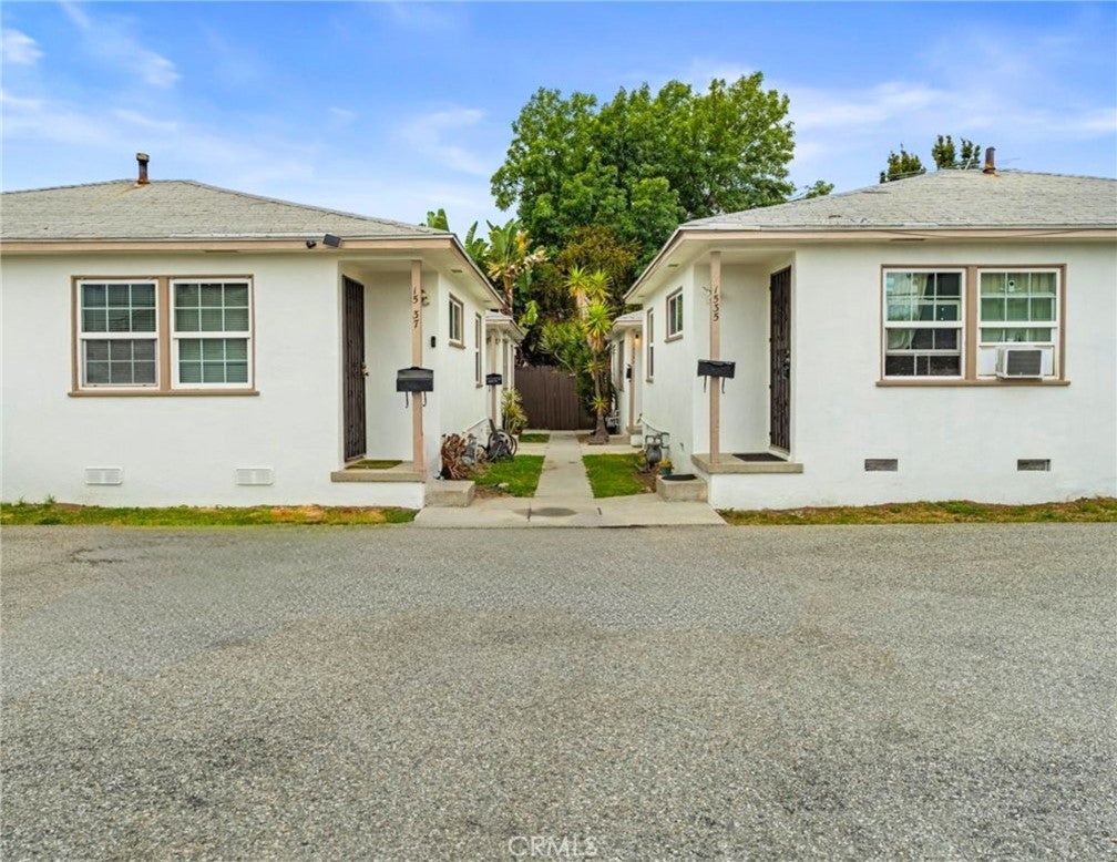 1535 W 224th Street