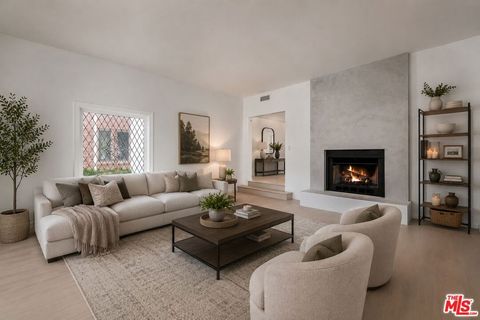 Photo of 17606 Camino De Yatasto, Pacific Palisades, CA 90272 (MLS # 26652285)