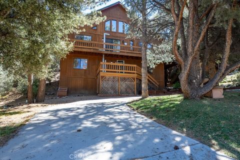 Photo of 1812 Poplar Way, Pine Mountain Club, CA 93222 (MLS # SR26076697)
