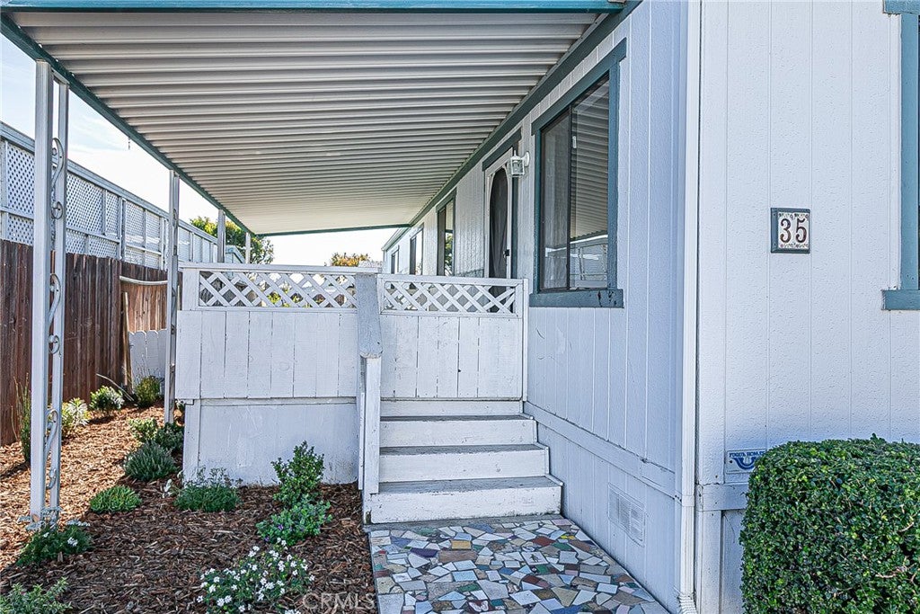 2550 Cienaga Street 35