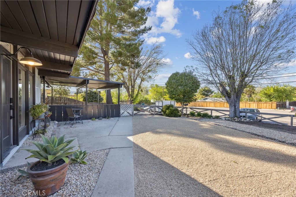 528 Creston