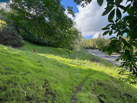 197 Country Club Lane Napa CA 94558