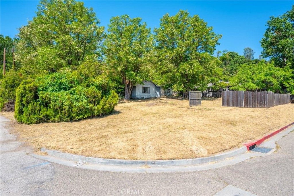 Investor Special! This 1-bedroom, 1-bath fixer-upper is a rare opportunity in a prime Atascadero location with excellent access to downtown and the 101 freeway. Situated on a generous and usable corner lot of over 17,000 sq ft, this property is zoned MF-10, offering a range of potential uses—including residential, possible commercial development or both (buyer to verify). Ideal for a contractor, builder, or savvy investor, this is a likely cash-only sale due to condition. Bring your vision and take advantage of the location, zoning, and lot size to unlock the property's full potential.