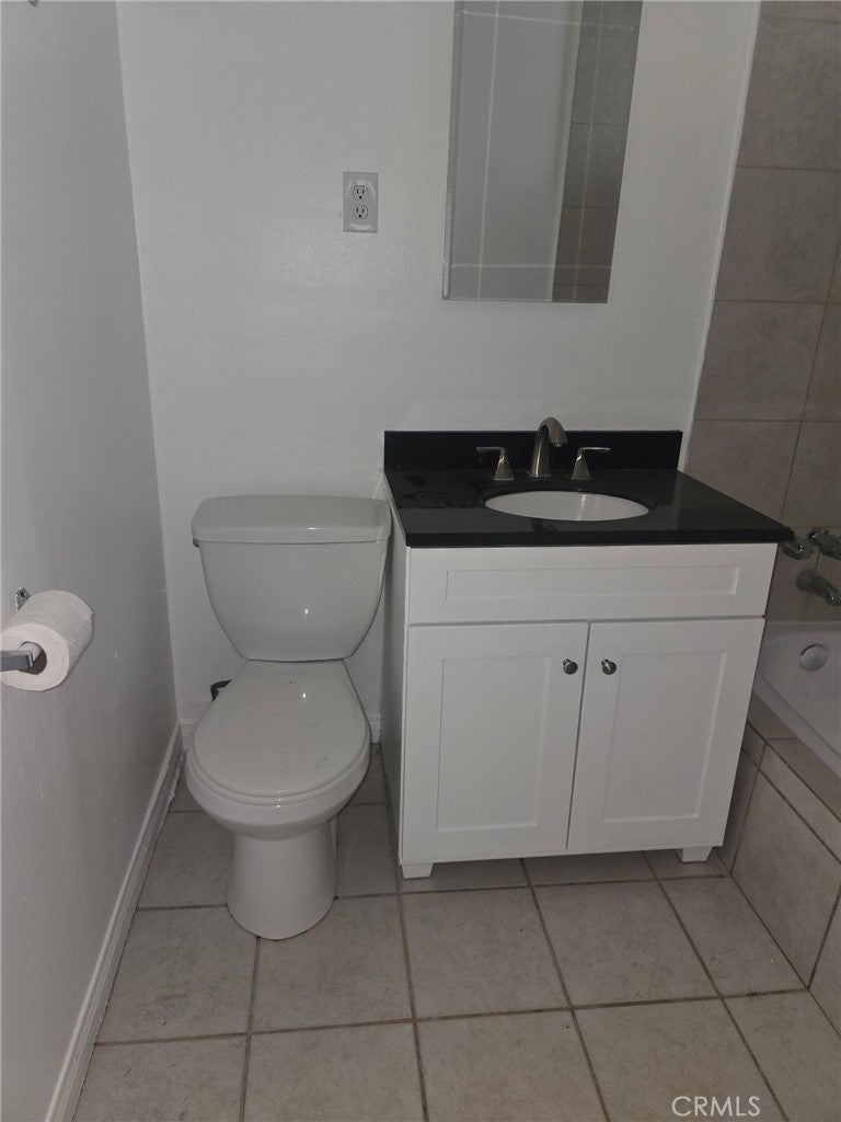1063 1065 N Pershing