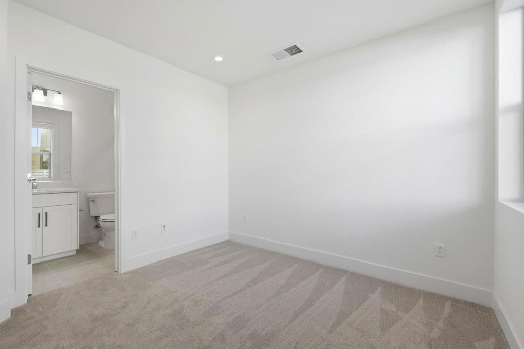 224 Oak Circle