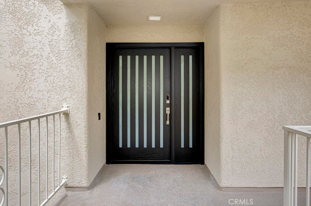 2386 Via Mariposa West W 2F