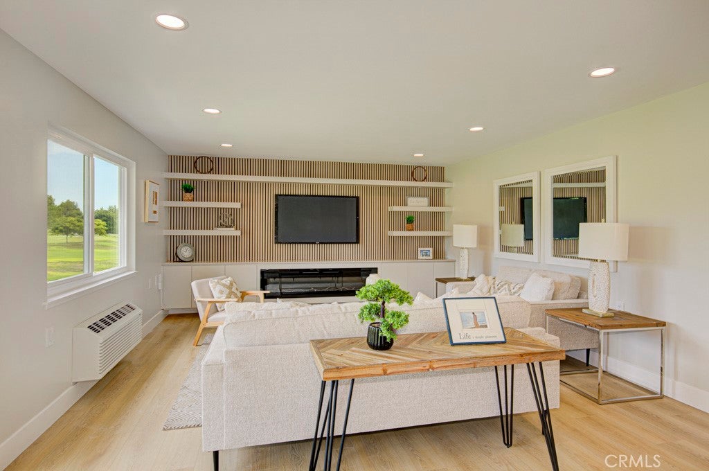 2386 Via Mariposa West W 2F