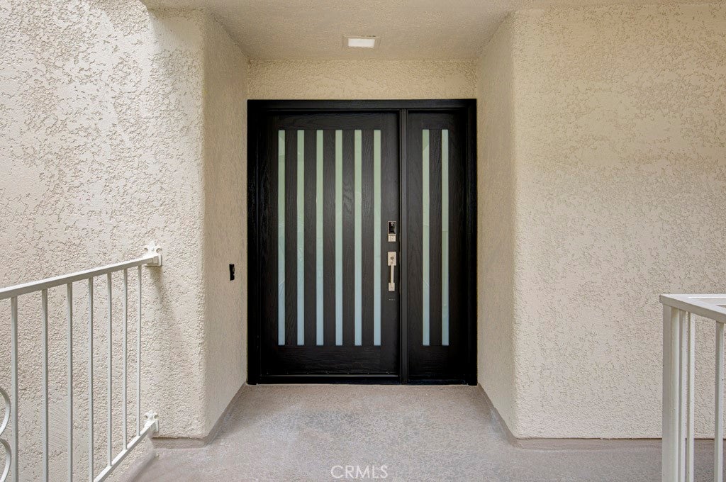 2386 Via Mariposa West W 2F