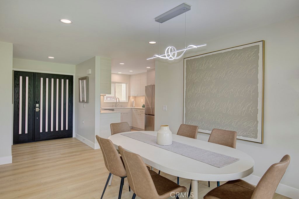 2386 Via Mariposa West W 2F