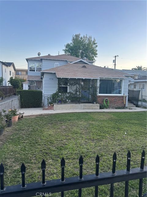 Photo of 14736 Gilmore ST, Van Nuys, CA 91411 (MLS # GD26103871)