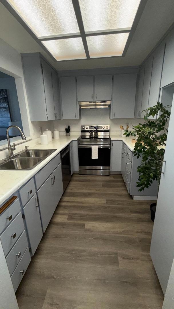 1427 Alma Loop